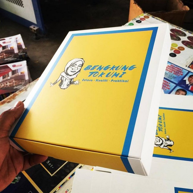 cetak stiker di produk dengan murah